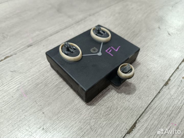 Передний левый блок двери для Skoda Superb 2 2014