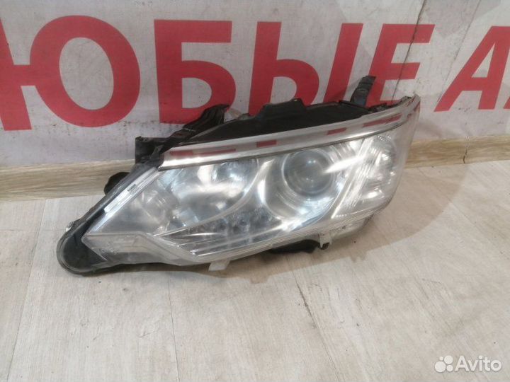 Фара передняя левая Toyota Camry V55 2011-2017
