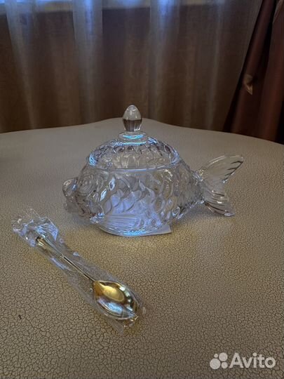 Новая икорница из стекла, упакована