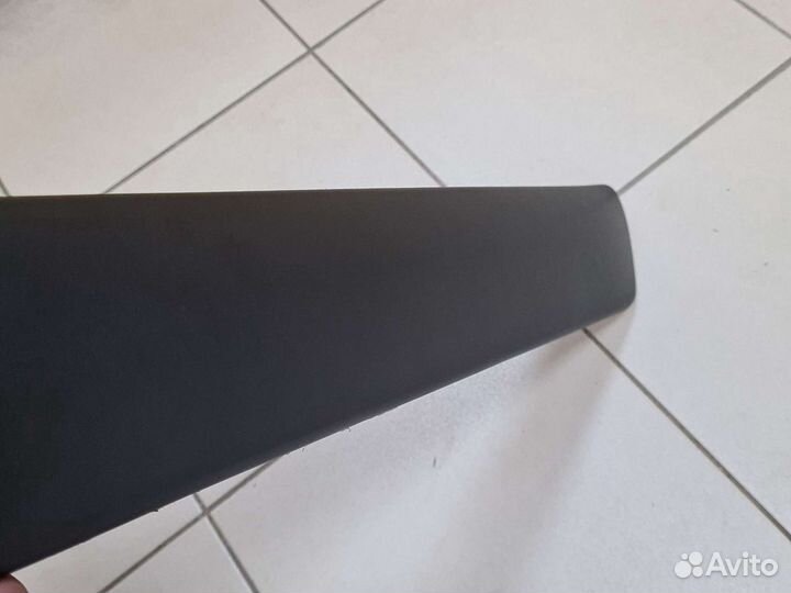 Молдинг передней правой двери Ларгус 8450000408