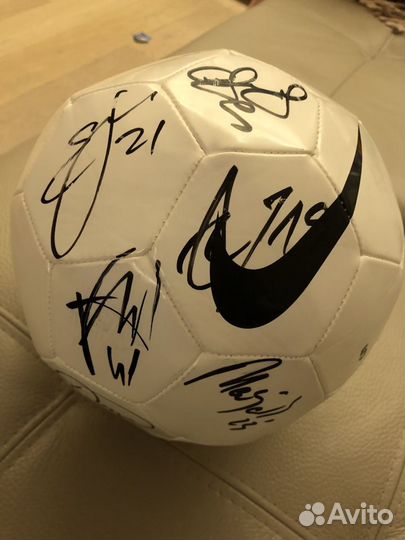 Футбольный мяч Nike с автографами игроков Зенита