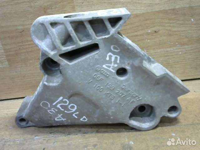 Кронштейн двигателя Volkswagen Caddy 3 06F199207AF