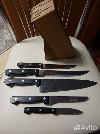 Набор кухонных ножей с подставкой