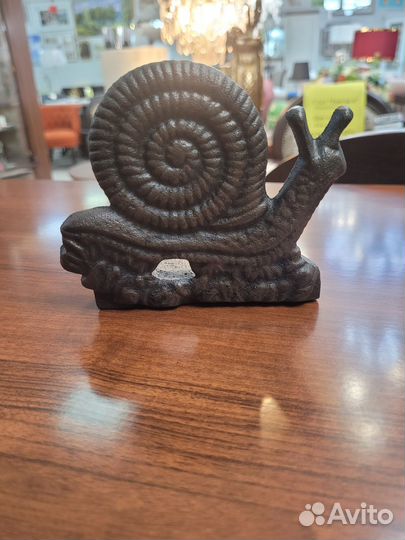 Дверной упор из чугуна