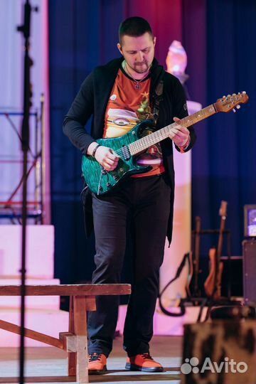 Преподаватель по электрогитаре