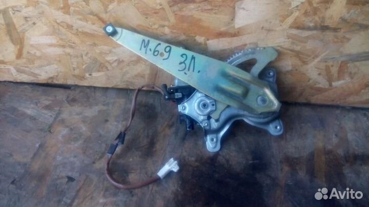 Стеклоподъемник электрический задний левый Lexus