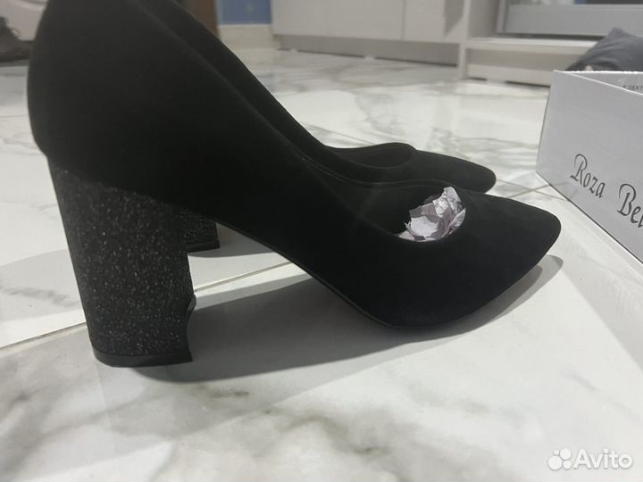 Туфли женские 39 размер новые,черные