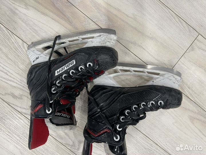 Коньки хоккейные