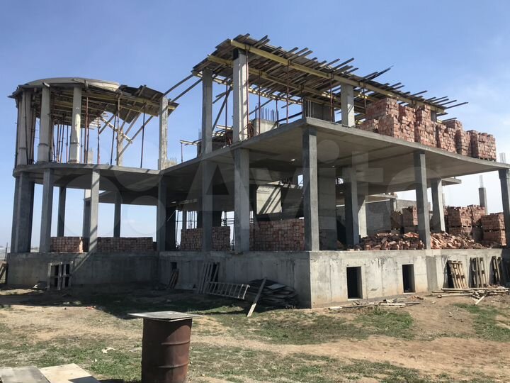 Коттедж 1500 м² на участке 25 сот.