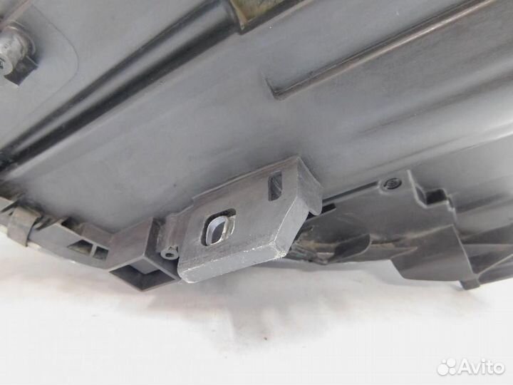 Фара правая Mercedes-Benz B-Class