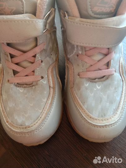 Кроссовки для девочки