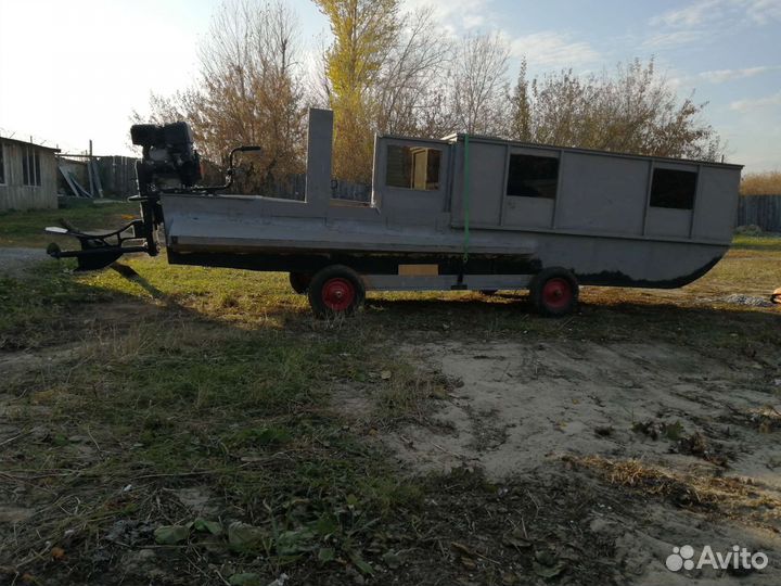 Каютная лодка