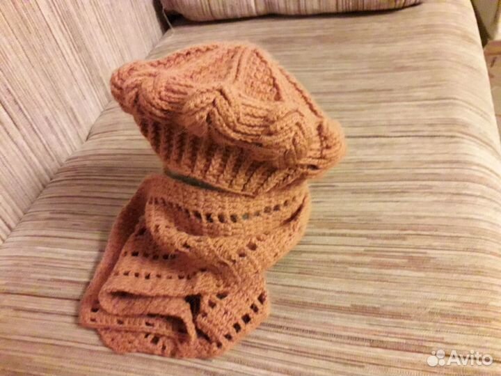 Комплект шапка берет женская вязаная и шарф