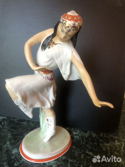 Фарфоровые статуэтки дулево