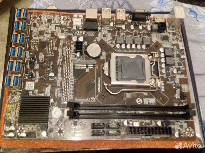 Материнская плата для майнинга на 12 карт