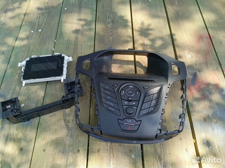 Блок управления магнитолой Ford Kuga 2