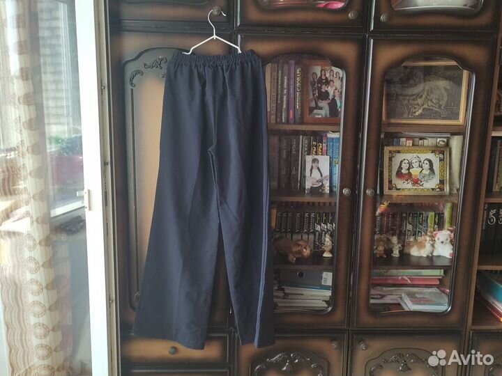 Школьная форма (брюки) для девочки 42 размер