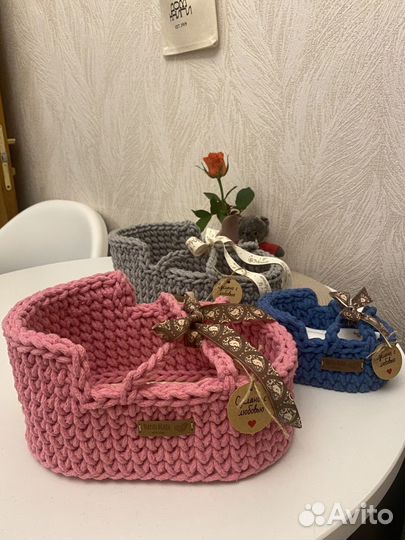 Вязаная люлька для куклы