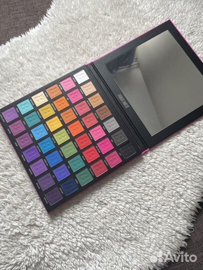 Beauty Bay 42 Bright Matte