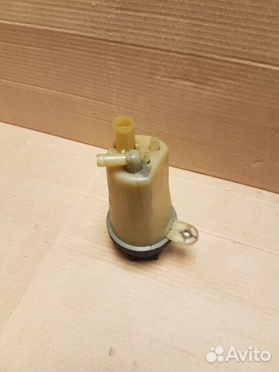 Бачок гура Ford Focus 2