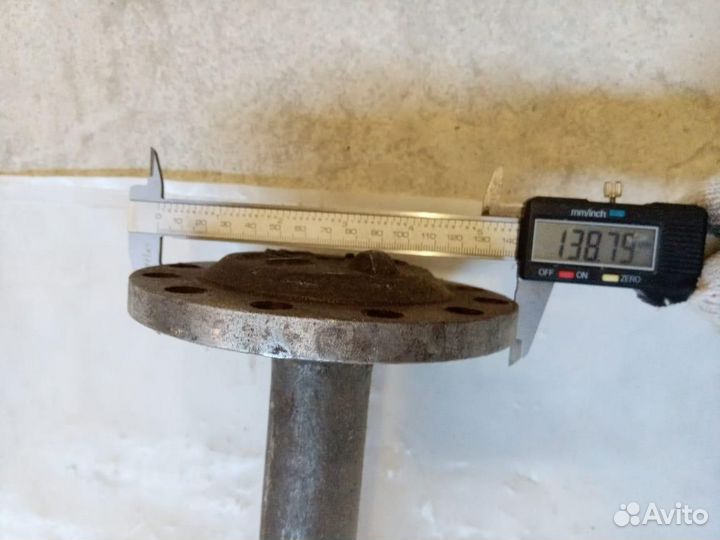 Полуось 800 мм, 12 отверстий под болты, на фронтал