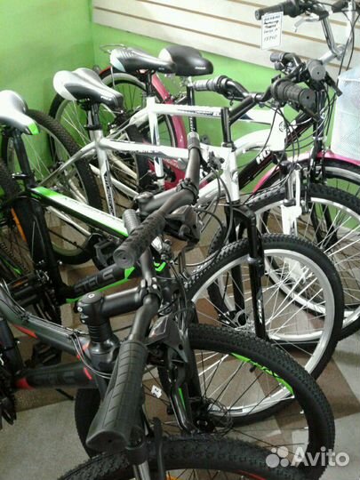 На Алюминиевой раме с дисковыми тормозами велосипе