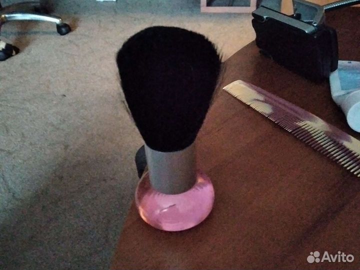 Фартук парикмахера и кисточка