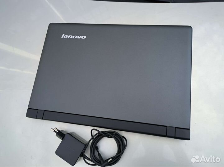 Свежий Lenovo Intel/4гига/SSD/Как новый
