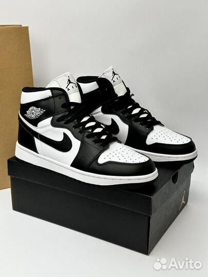 Nike Air Jordan 1 High Black White Великаны