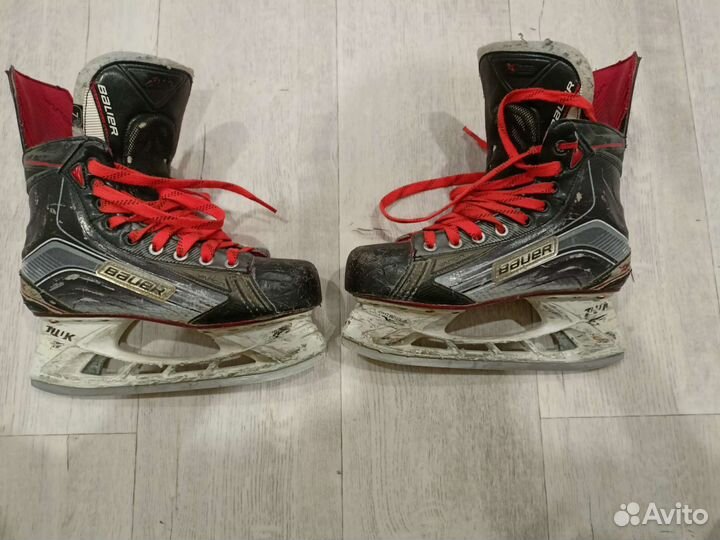 Хоккейные коньки