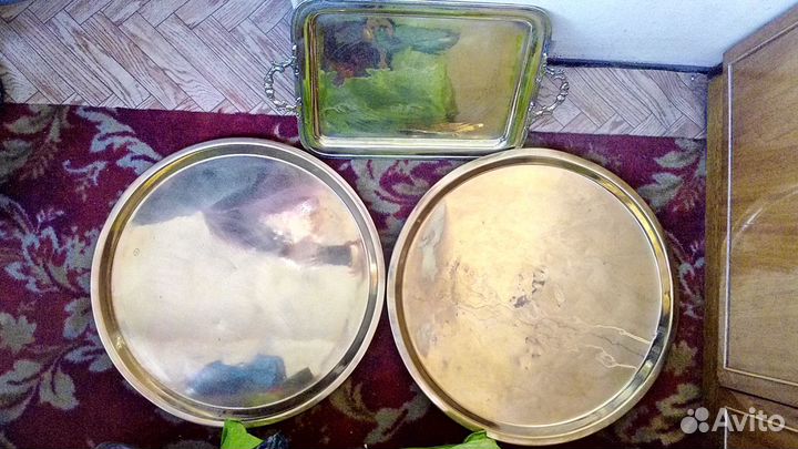 Подносы,самоварники старинные