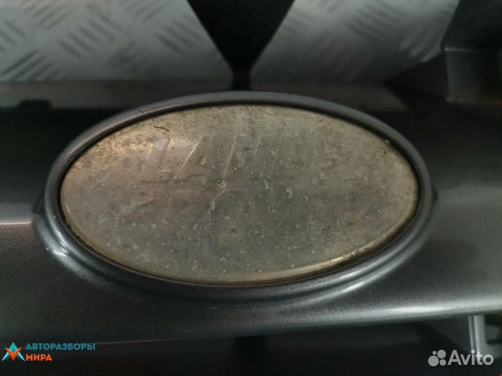 Решетка радиатора Land Rover Discovery 3 2006