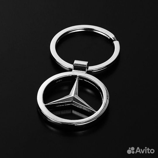 Брелки с логотипами автомобилей разных марок