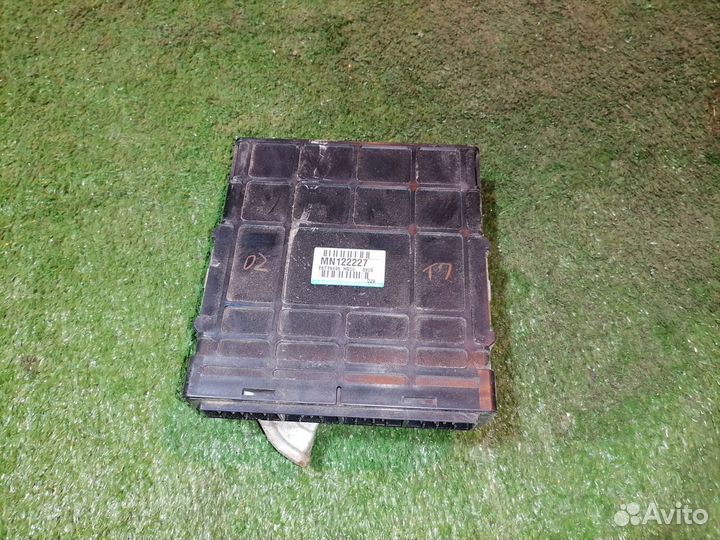 Блок управления двигателем 4G69 MN122227 Mitsubish