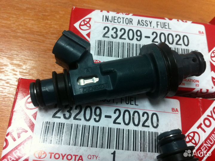 Форсунка Denso Toyota 1mz-fe 23209-20020