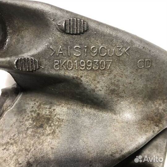 Кронштейн двигателя левая VAG 8K0199307CD