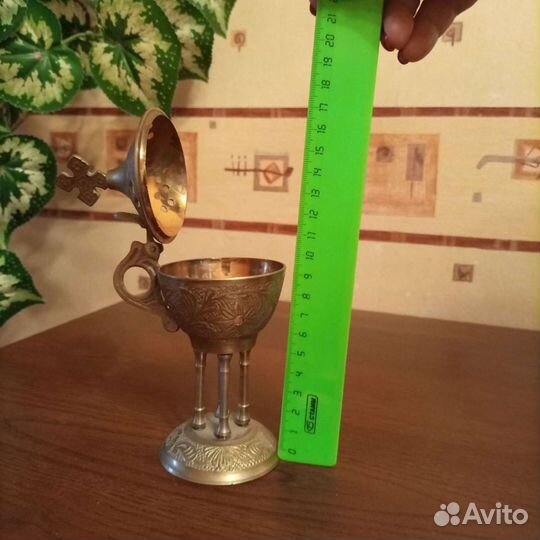 Чаша с крестом