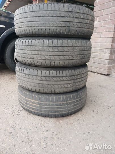 Nexen Roadian 541 235/75 R16