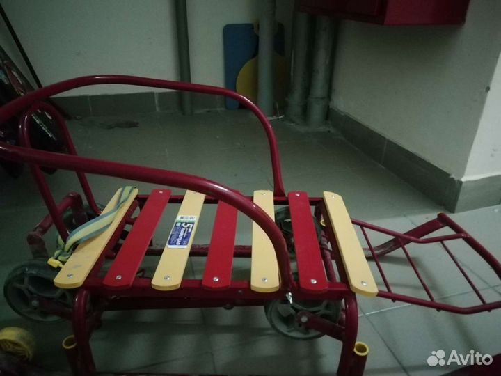 Детский снегокат и санки бу