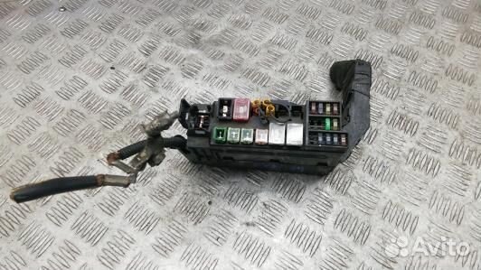 Блок предохранителей nissan primera P12 (AVN14M101