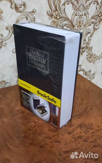 Сейф-шкатулка металл.в виде книги с ключом.Новый