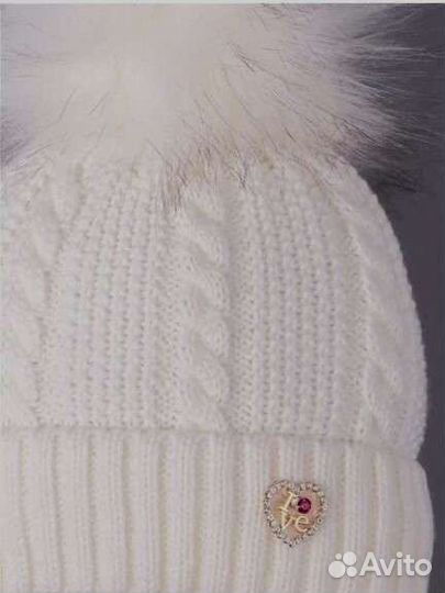 Шапка зимняя для новорожденных с помпоном
