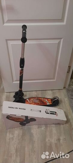 Самокат детский со светящимися колесами