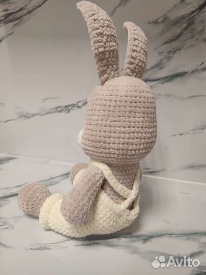 Зайка плюшевый