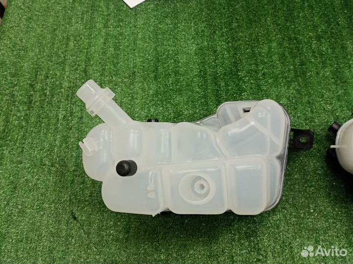 Бачок расширительный Volvo S80 II V70 III (06-16г)