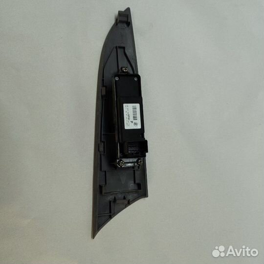 Кнопка стеклоподъемника передняя правая Mazda 3