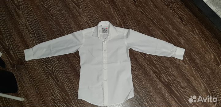 Рубашка белая новая