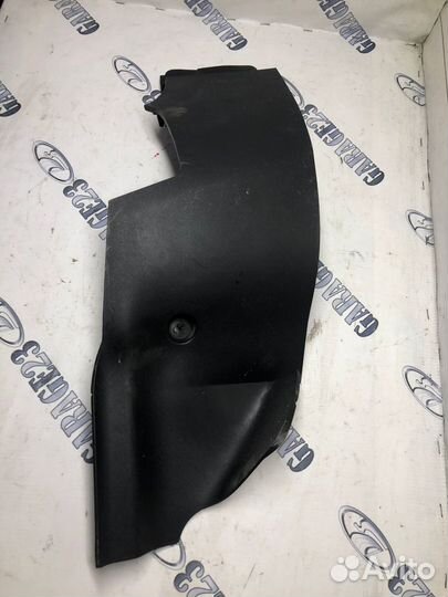 Накладка торпедо правая Mitsubishi Lancer