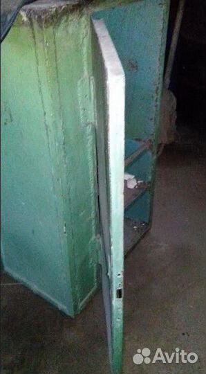 Сейф (металлический шкаф)