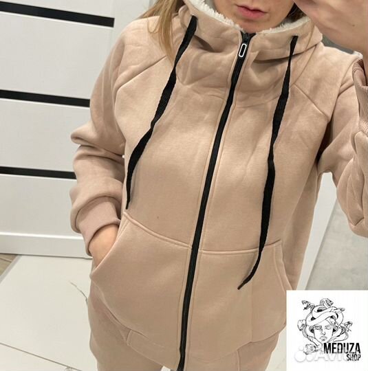 Костюм женский спортивный